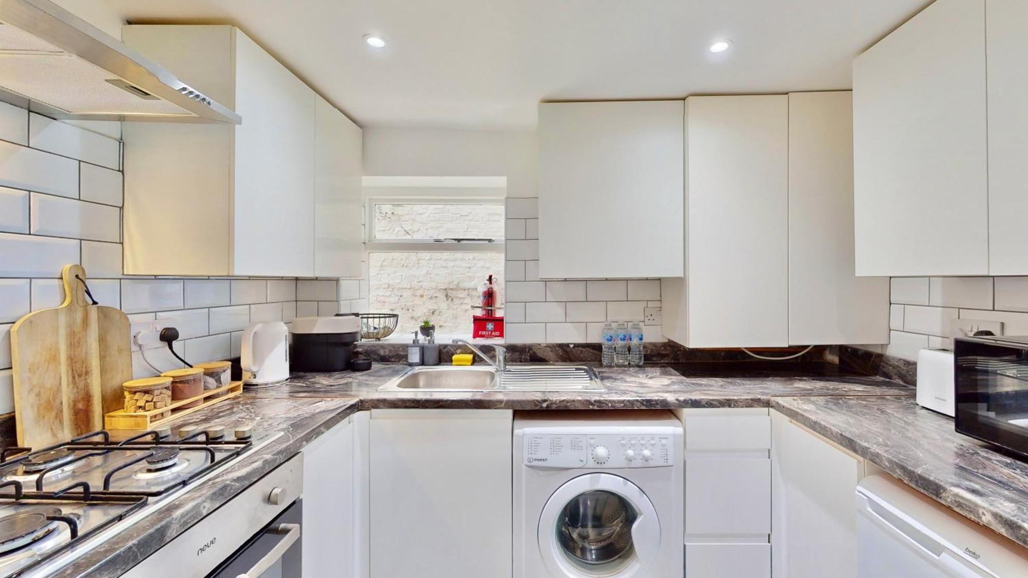 Appartamento Tube & Notting Hill Nearby - Garden Flat Haven Londra Esterno foto